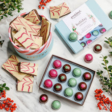 Load image into Gallery viewer, Merry & Bright Gift Set